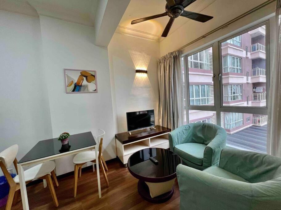 Pangsapuri Couple At Casa Mutiara 5 Mins Walk To Lrt, Jalan Alor And Bukit Bintang