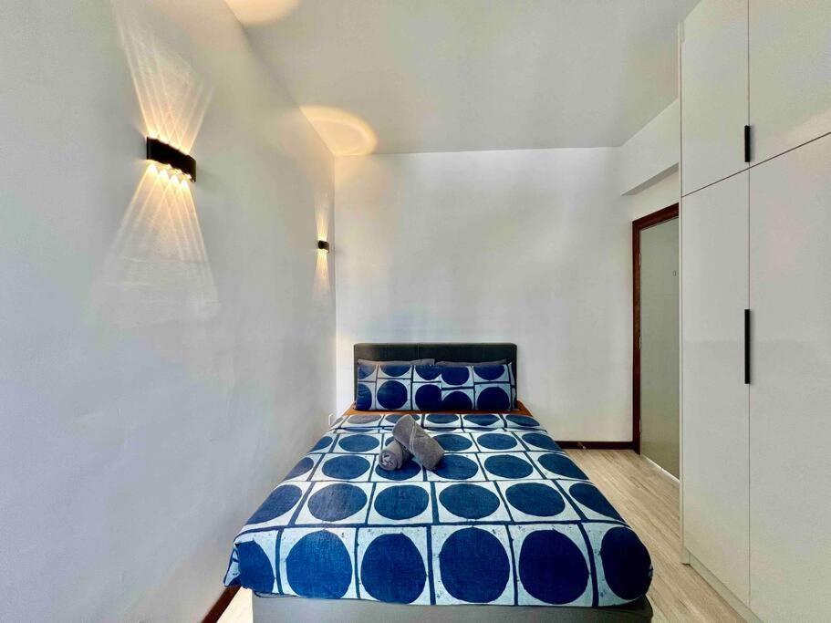 Couple At Casa Mutiara 5 Mins Walk To Lrt, Jalan Alor And Bukit Bintang *